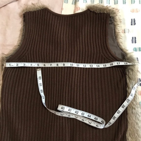 Le Moda Open Front Faux Fur & Knit Vest - Picture 9 of 12